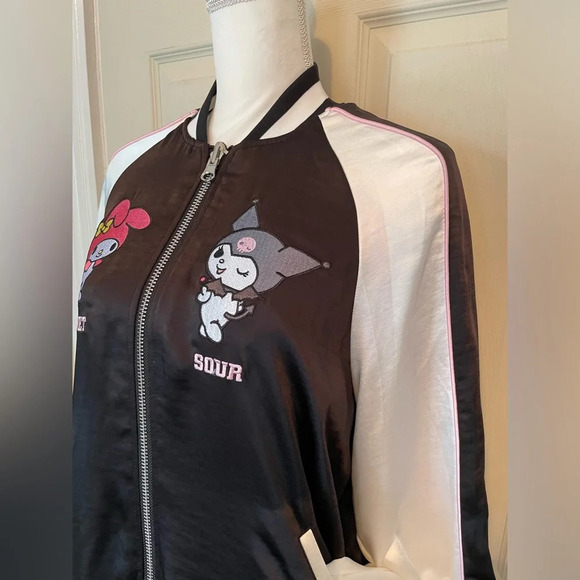 Hello Kitty And Friends x Forever 21 Reversible Pink & Black Small Bomber Jacket - Picture 12 of 16
